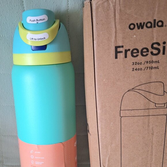 NWT Owala Teal 32oz Freesip Tumbler - Picture 2 of 3